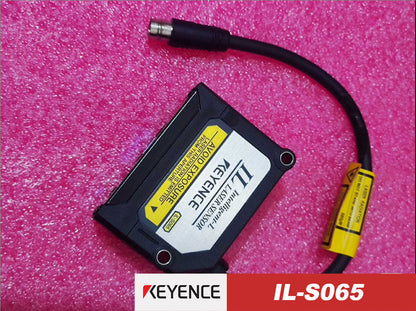 KEYENCE IL-S065 CMOS Multi-Function Laser Sensor